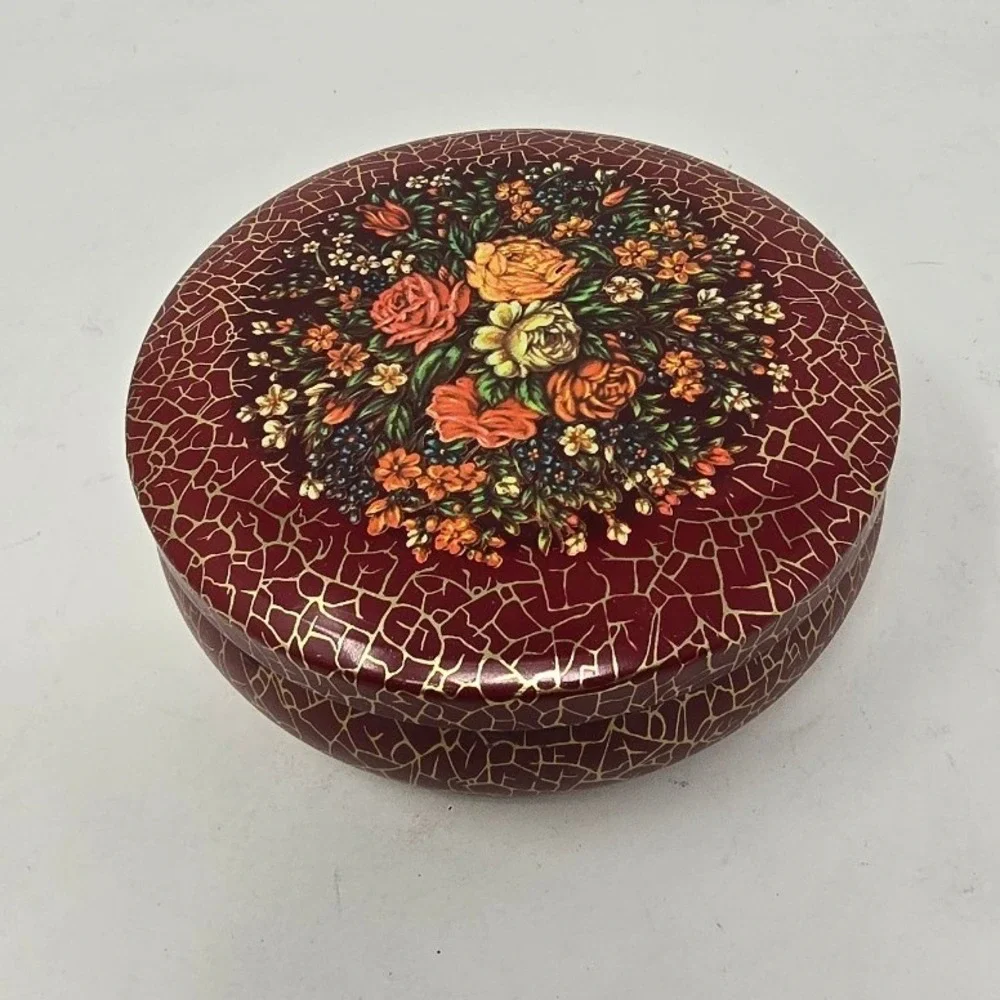 Vtg Daher red tin container England grannycore cottagecore rustic roses floral